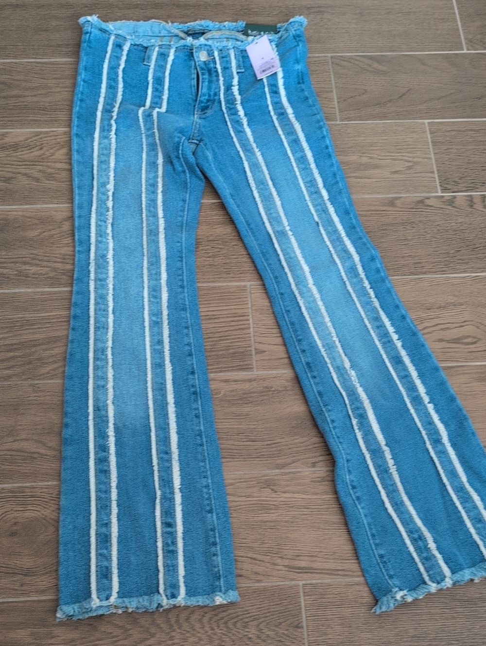 NWT Blue Striped Frayed  Women's 70's Low Rise Flared Jeans Size 6 - Picture 2 of 8